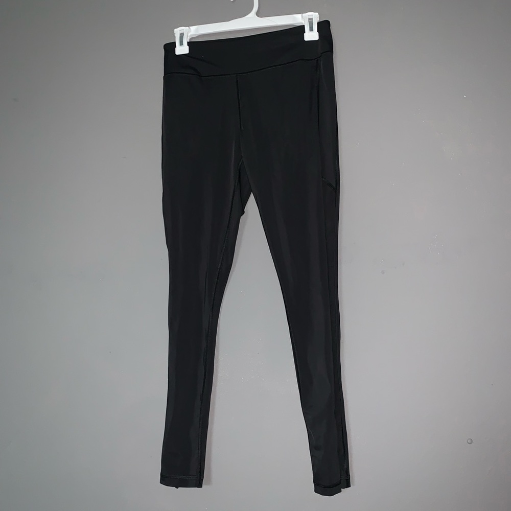 Victoria’s Secret sport leggings with mesh - Picture 1 of 3